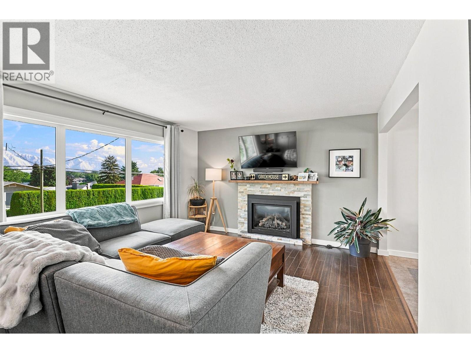 5543 Dallas Drive, Kamloops, British Columbia V2C 4W9 - Photo 8 - 10404075
