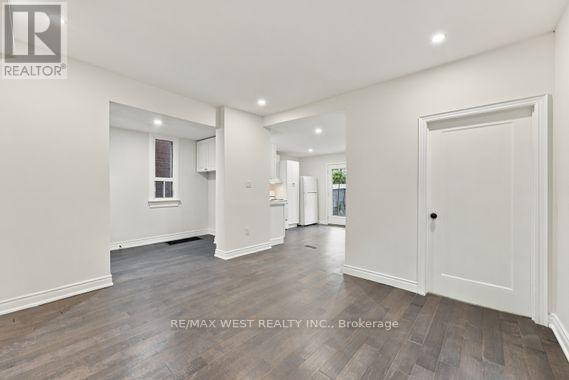 Main - 181 Cedric Avenue, Toronto, Ontario  M6C 3X7 - Photo 8 - C14114452