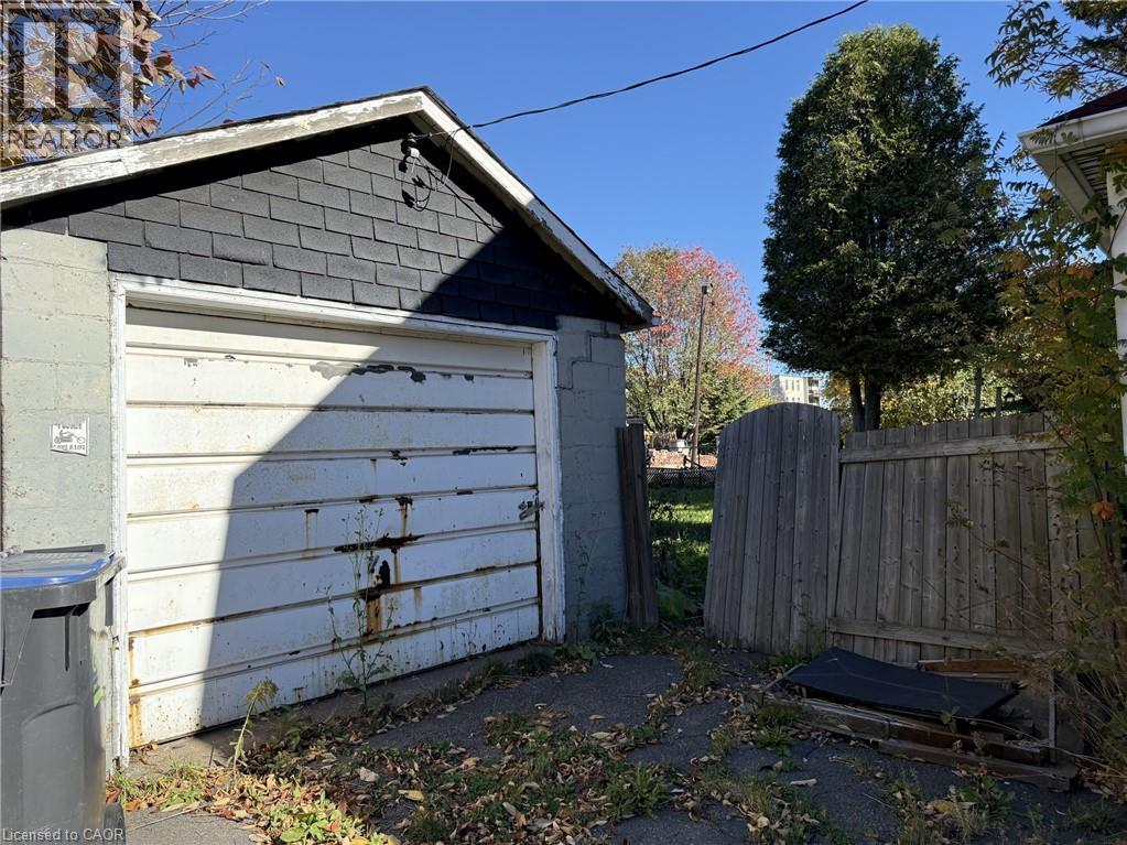 660 Queen Street, Sault Ste. Marie, Ontario  P6A 1A9 - Photo 4 - 40874372
