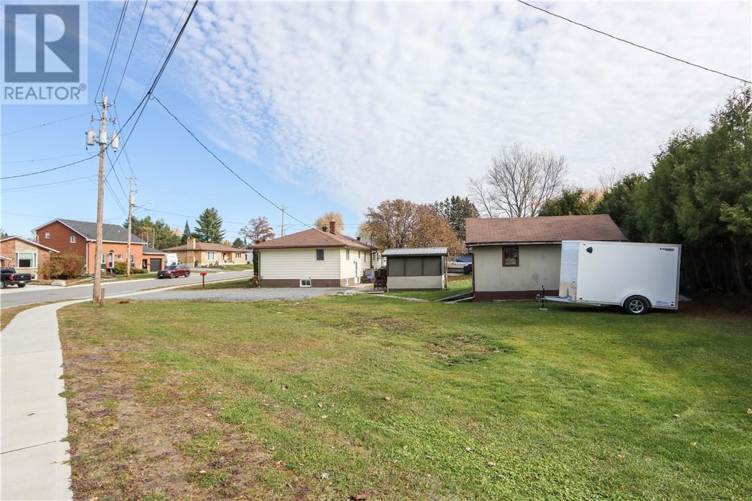 187 Ninth Avenue, Lively, Ontario  P3Y 1M6 - Photo 2 - 2131128