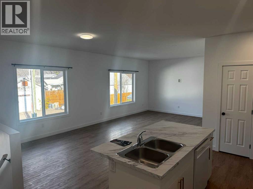2, 212 1 Avenue E, brooks, Alberta