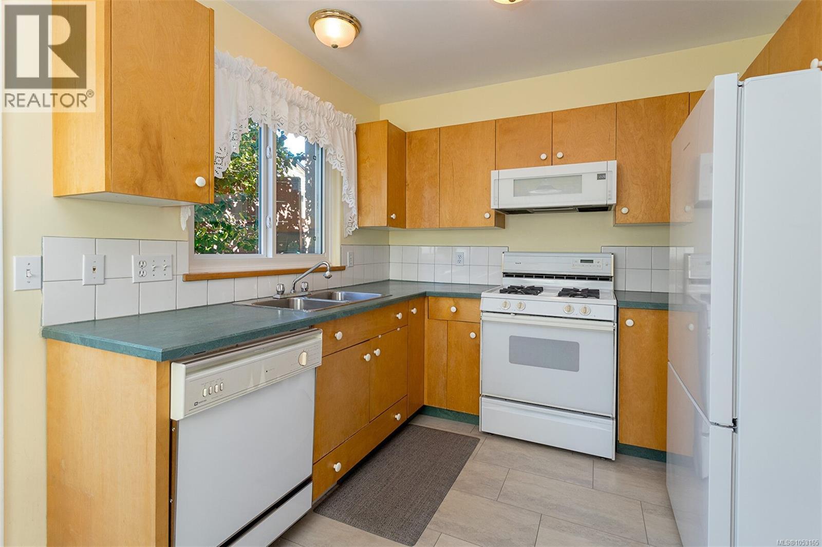 3150 Washington Ave, Victoria, British Columbia  V9A 1P6 - Photo 8 - 1053165