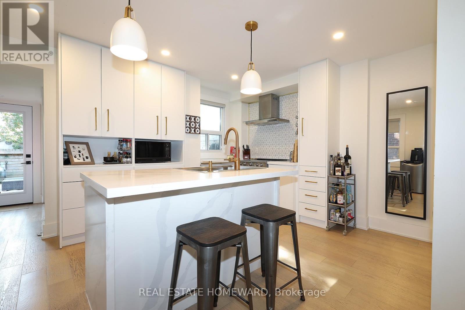 31 Woodrow Avenue, Toronto, Ontario  M4C 1G5 - Photo 7 - E14121398