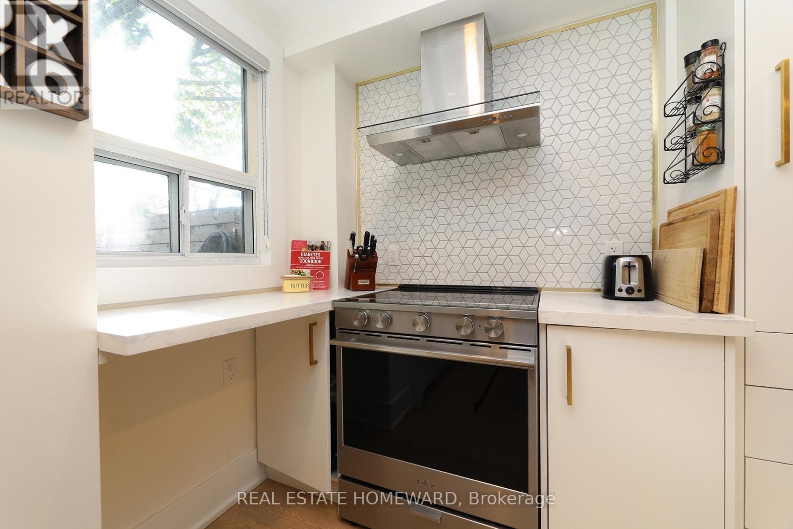 31 Woodrow Avenue, Toronto, Ontario  M4C 1G5 - Photo 9 - E14121398