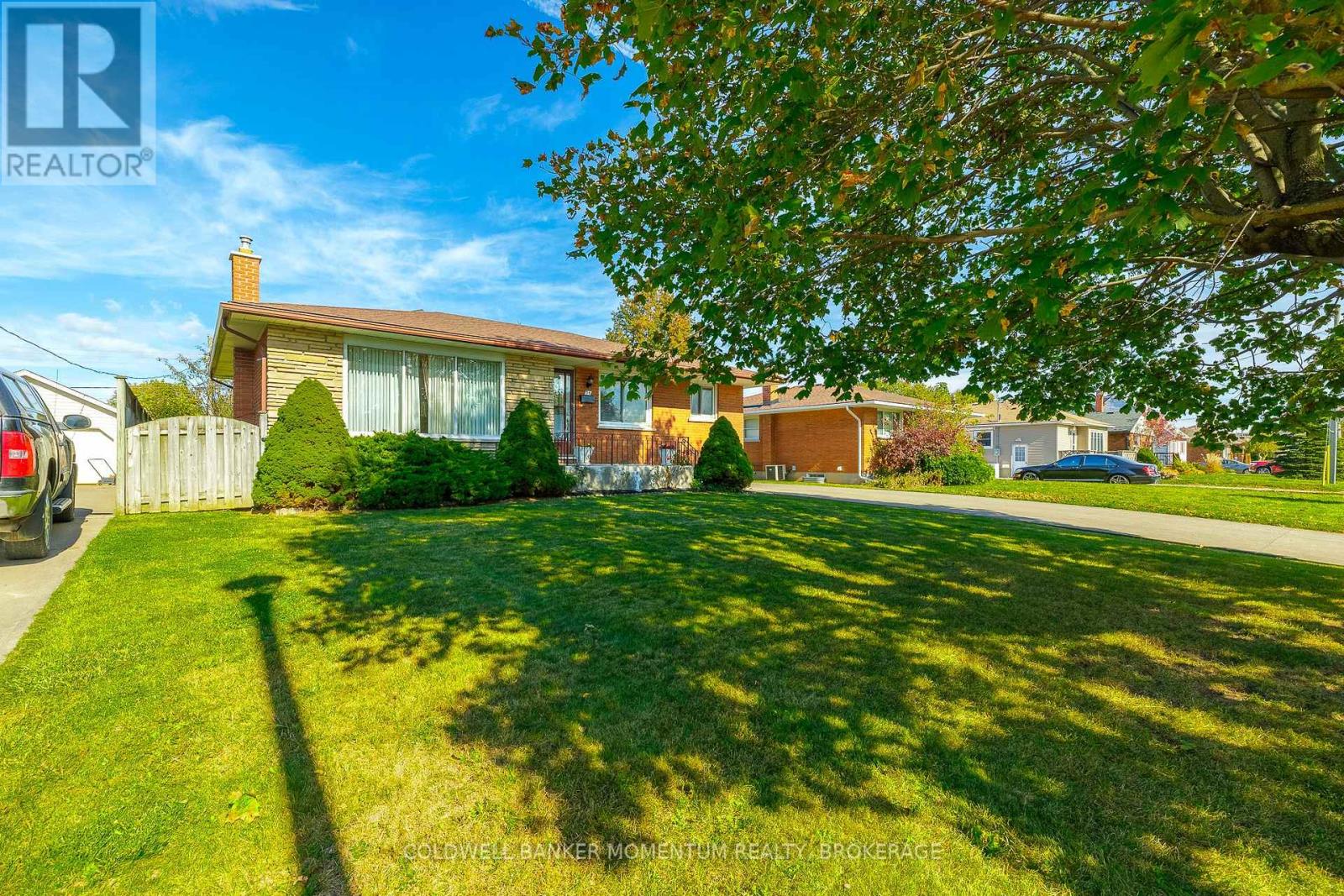 70 Rose Avenue, Thorold, Ontario  L2V 3C8 - Photo 4 - X14121452