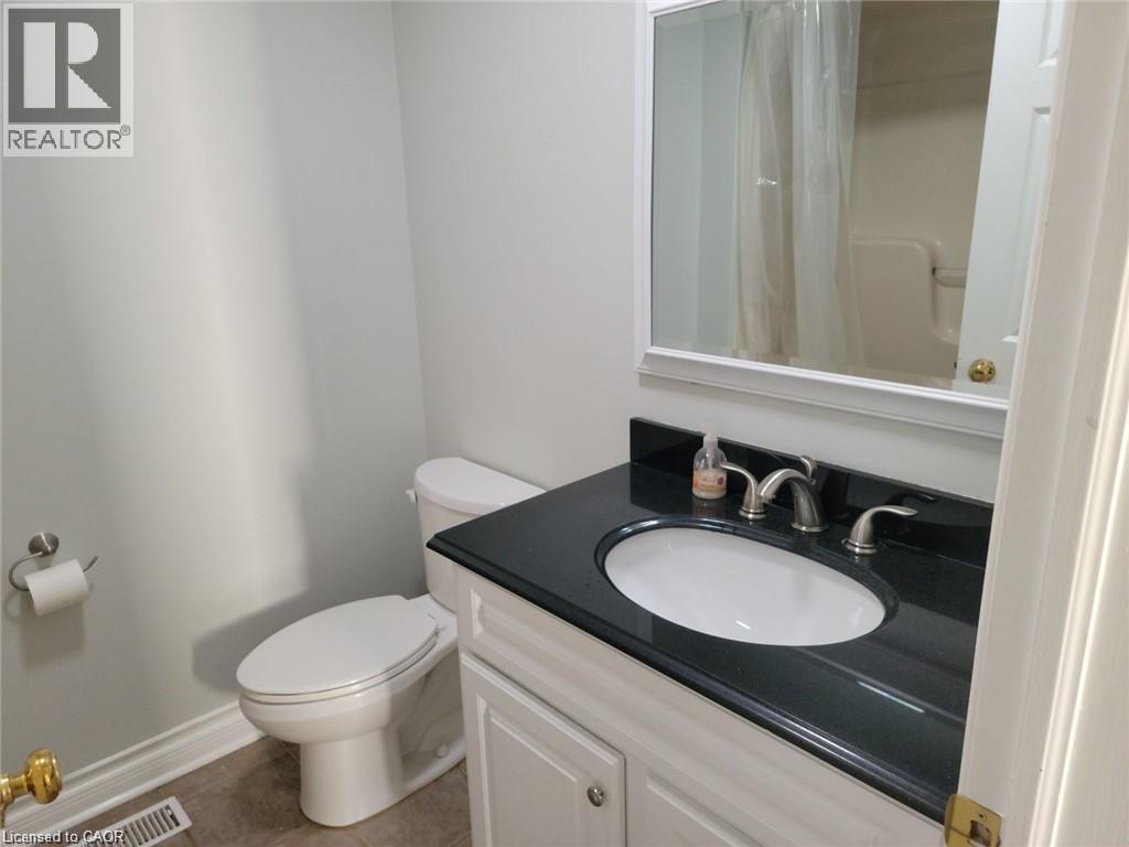 37 Fox Trail Unit# Upper, St. Catharines, Ontario  L2S 3T7 - Photo 12 - 40870877