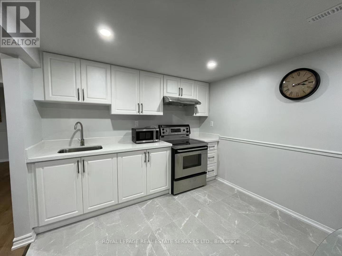 Lower - 299 Rockcliffe Gardens, Mississauga, Ontario  L5R 1S1 - Photo 3 - W14121446