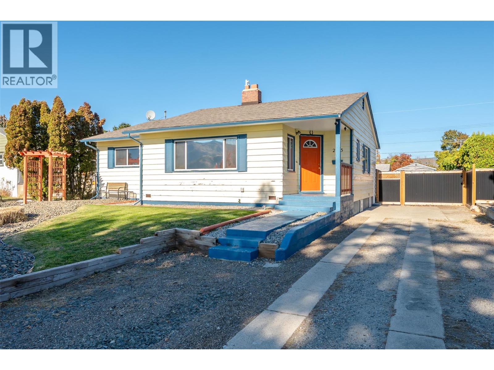 215 Windsor Avenue, Penticton, British Columbia  V2A 2K3 - Photo 3 - 10404618