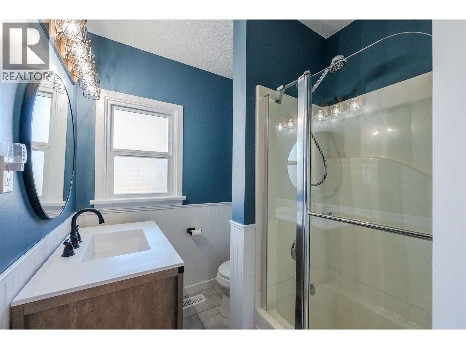 215 Windsor Avenue, Penticton, British Columbia  V2A 2K3 - Photo 24 - 10404618