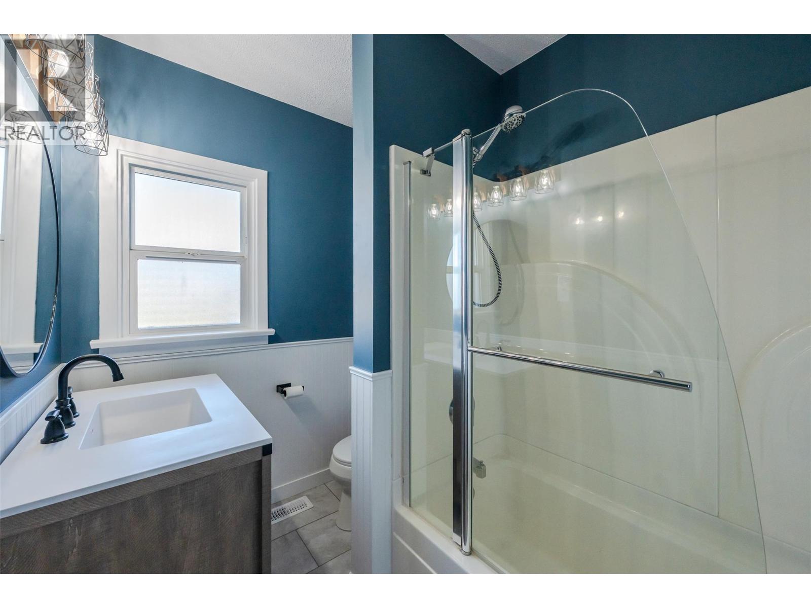 215 Windsor Avenue, Penticton, British Columbia  V2A 2K3 - Photo 26 - 10404618