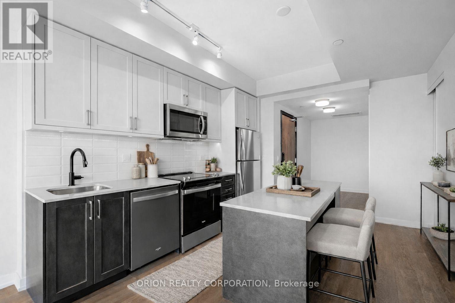 221 - 201 Brock Street South S, Whitby, Ontario  L1N 0P8 - Photo 2 - E14099598