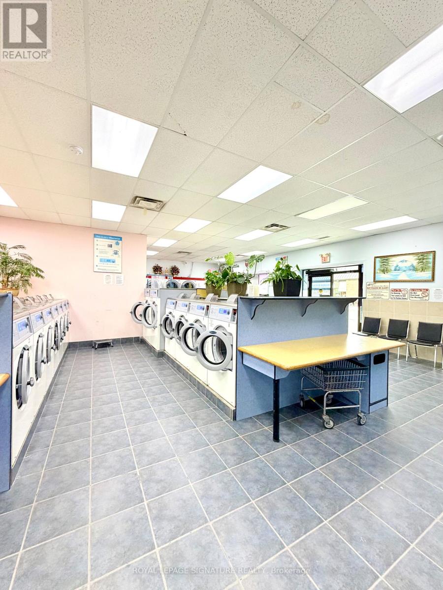 306 Kerr Street, Oakville, Ontario  L6K 3B5 - Photo 7 - W14121120