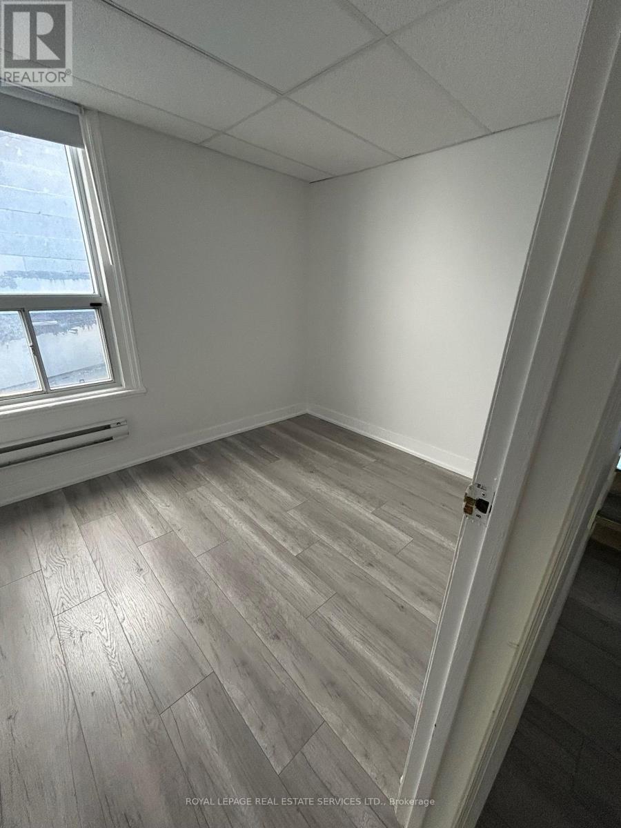 Upper - 1226 King Street W, Toronto, Ontario  M6K 1G4 - Photo 8 - W13806320