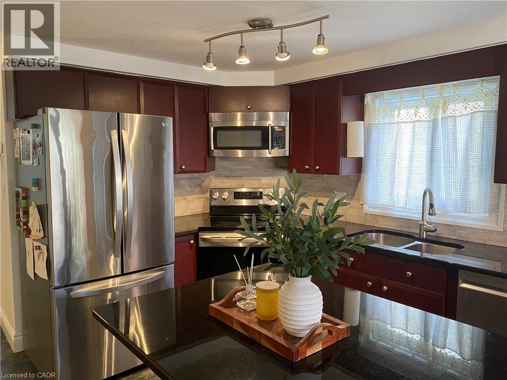 603 Mountain Maple Avenue, Waterloo, Ontario  N2V 2P4 - Photo 7 - 40874056