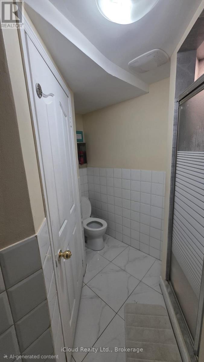 5 Flatlands Way, Brampton, Ontario  L6R 2B5 - Photo 3 - W14121128
