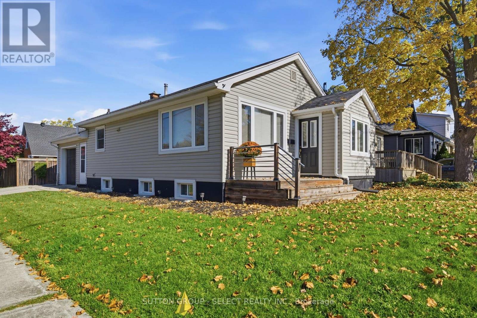 18 Briscoe Street W, London South, Ontario  N6J 1L8 - Photo 2 - X14121558