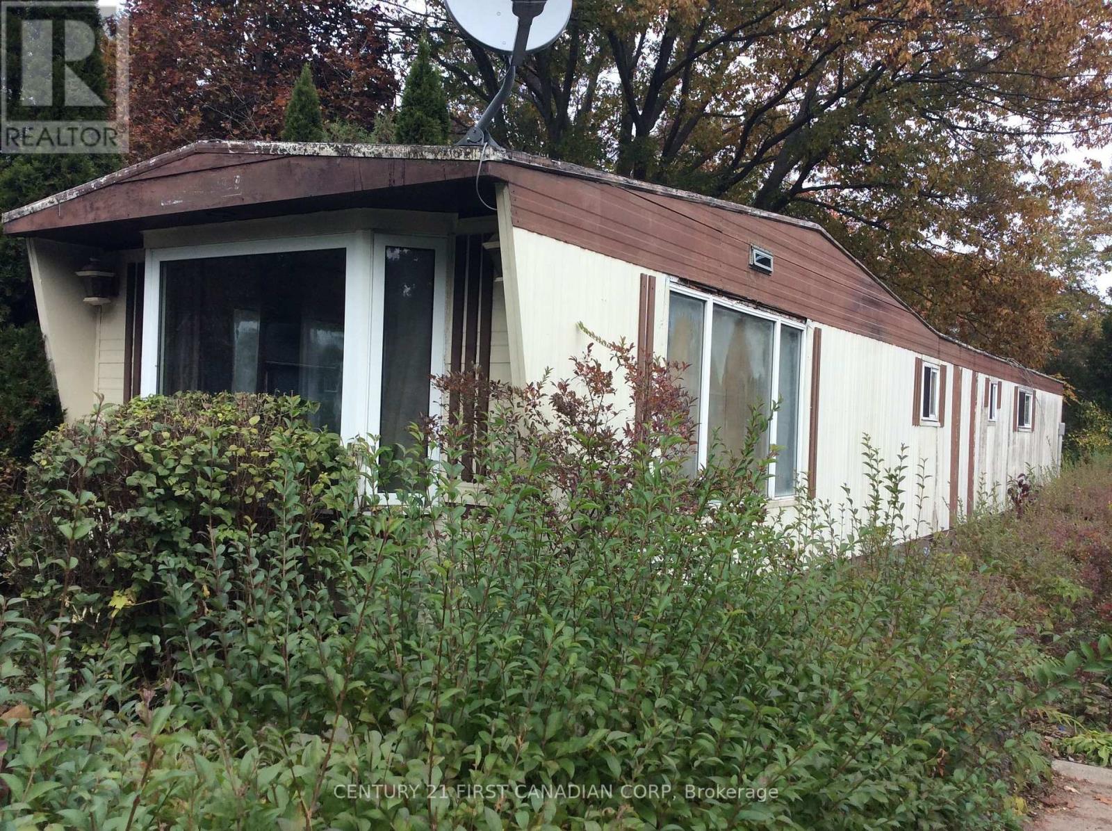 7 - 9839 Lakeshore Road, Lambton Shores, Ontario  N0M 1T0 - Photo 2 - X14121592