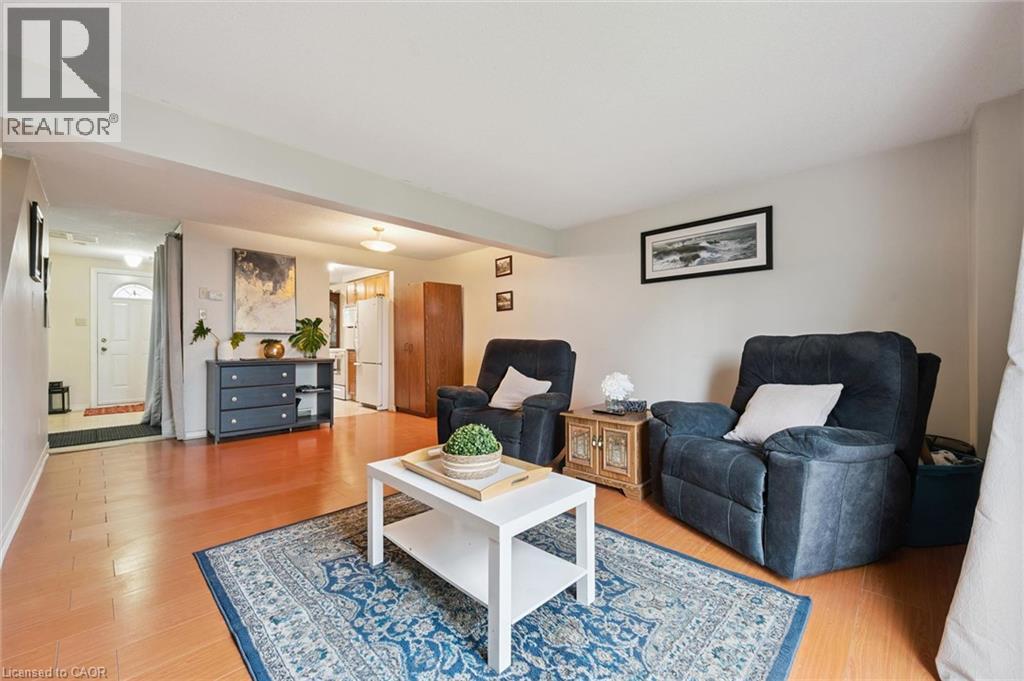 Semi-detached for sale at 32 Jansen Avenue, Chicopee, Kitchener, Ontario, photo 4