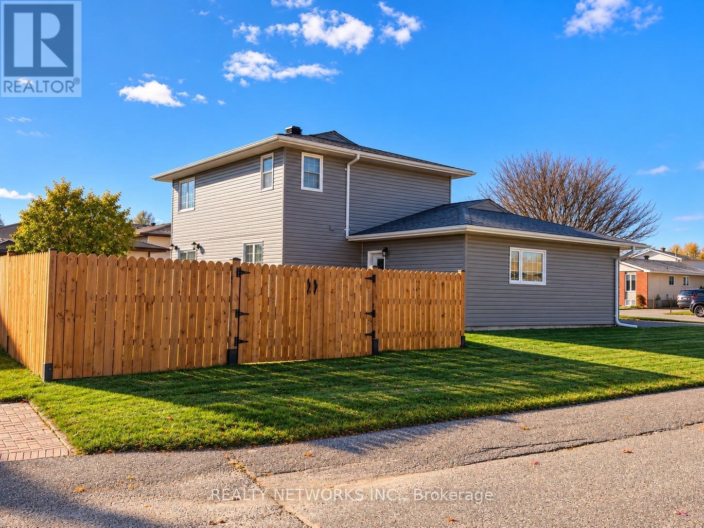 494 Lynwood Drive, Timmins (Mtj - Main Area), Ontario  P4N 8J6 - Photo 3 - T14121552