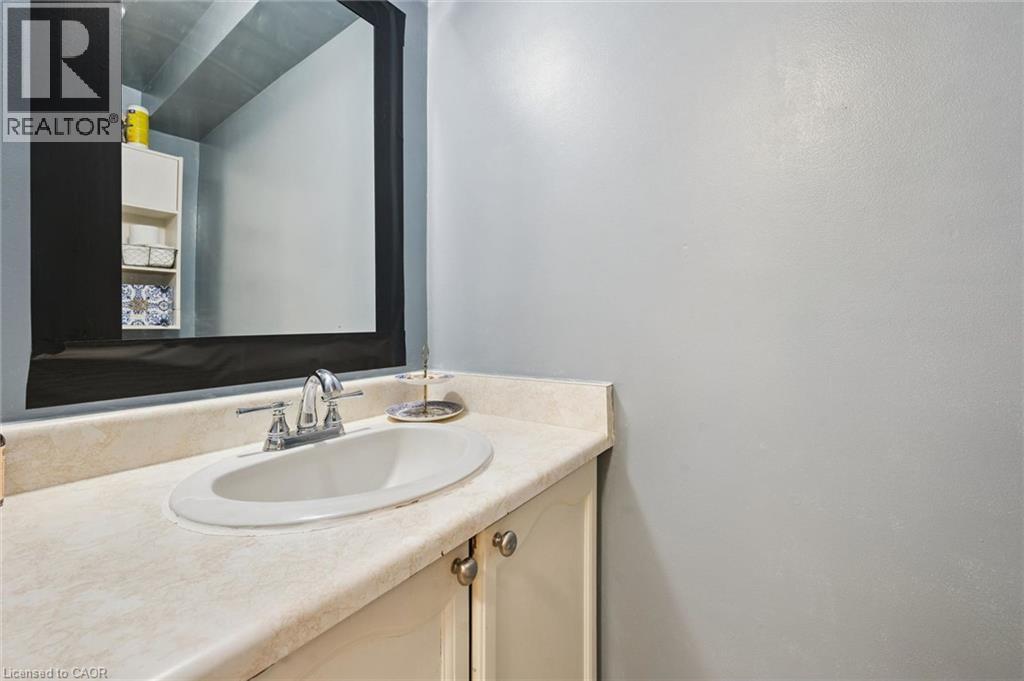 Semi-detached for sale at 32 Jansen Avenue, Chicopee, Kitchener, Ontario, photo 9