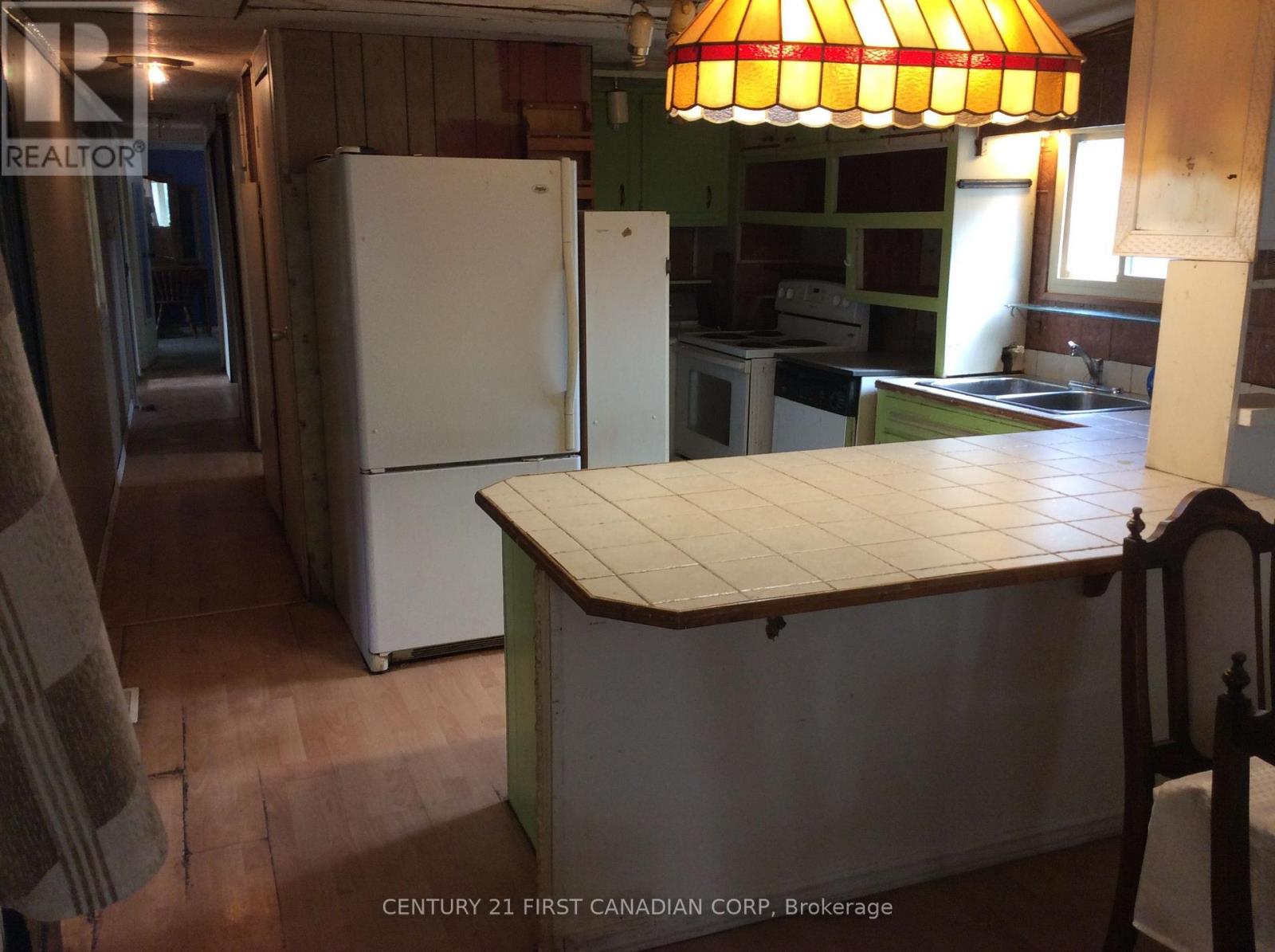 7 - 9839 Lakeshore Road, Lambton Shores, Ontario  N0M 1T0 - Photo 10 - X14121592