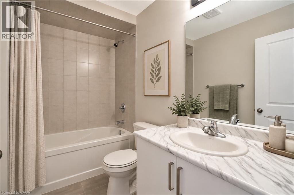 119 Pinot Crescent Unit# 35, Hamilton, Ontario  L8E 5C5 - Photo 5 - 40873789
