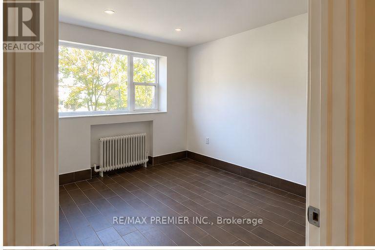 B1 - 15 Wilmington Avenue, Toronto, Ontario  M3H 5H7 - Photo 8 - C14120448