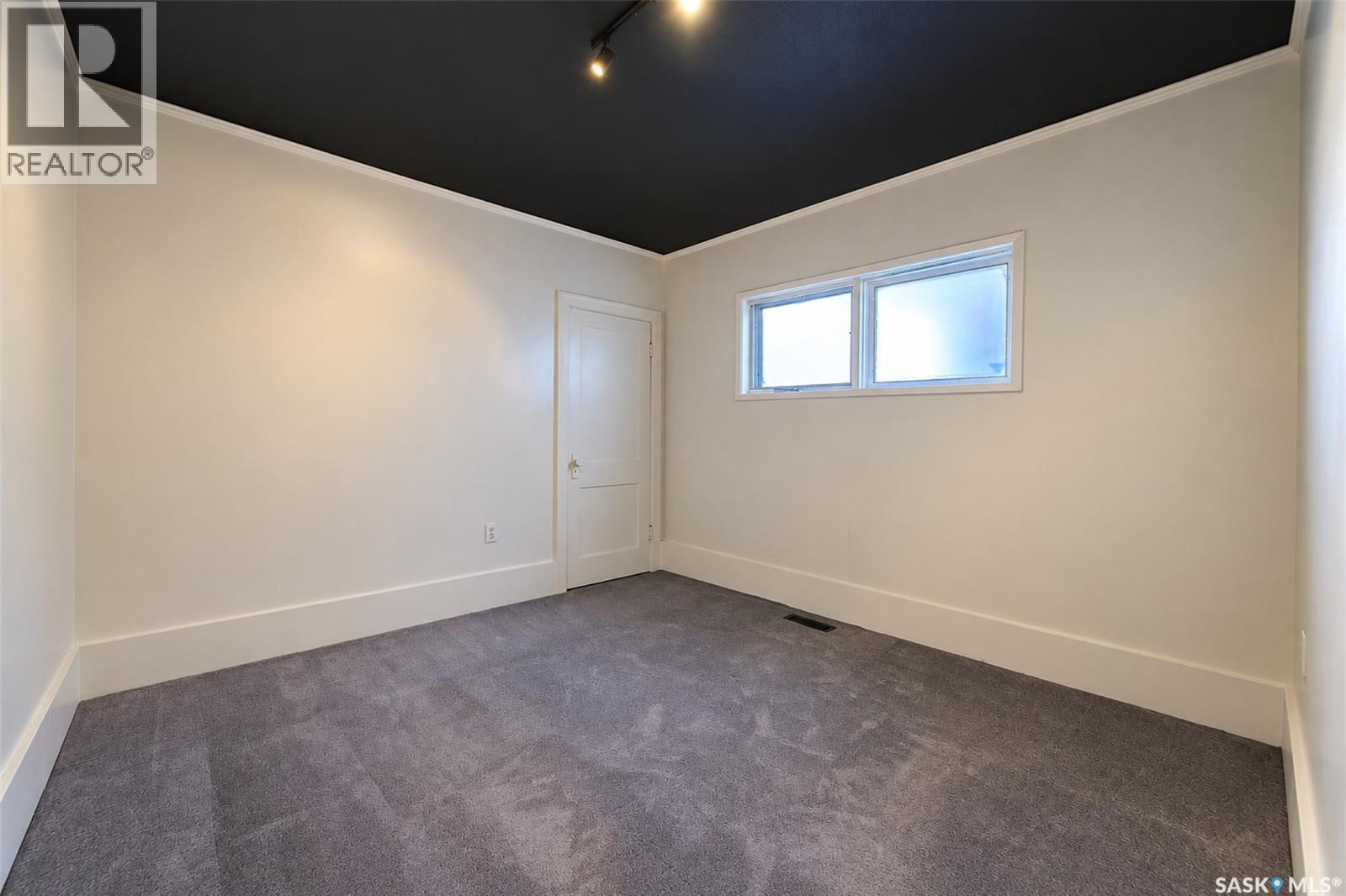 1125 B Avenue N, Saskatoon, Saskatchewan  S7L 1G2 - Photo 21 - SK052073