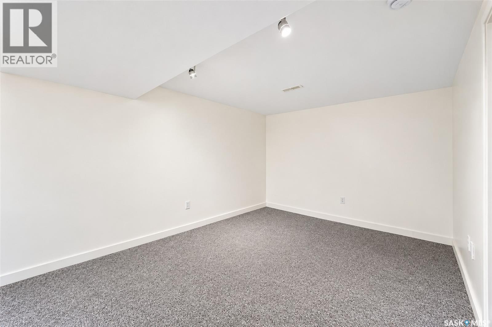 1125 B Avenue N, Saskatoon, Saskatchewan  S7L 1G2 - Photo 44 - SK052073