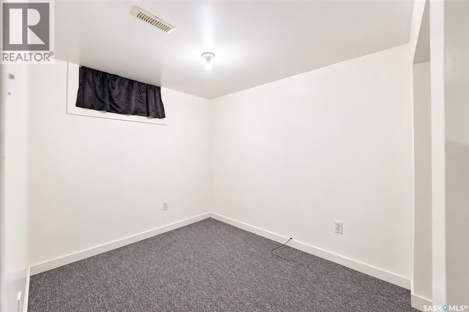 1125 B Avenue N, Saskatoon, Saskatchewan  S7L 1G2 - Photo 45 - SK052073