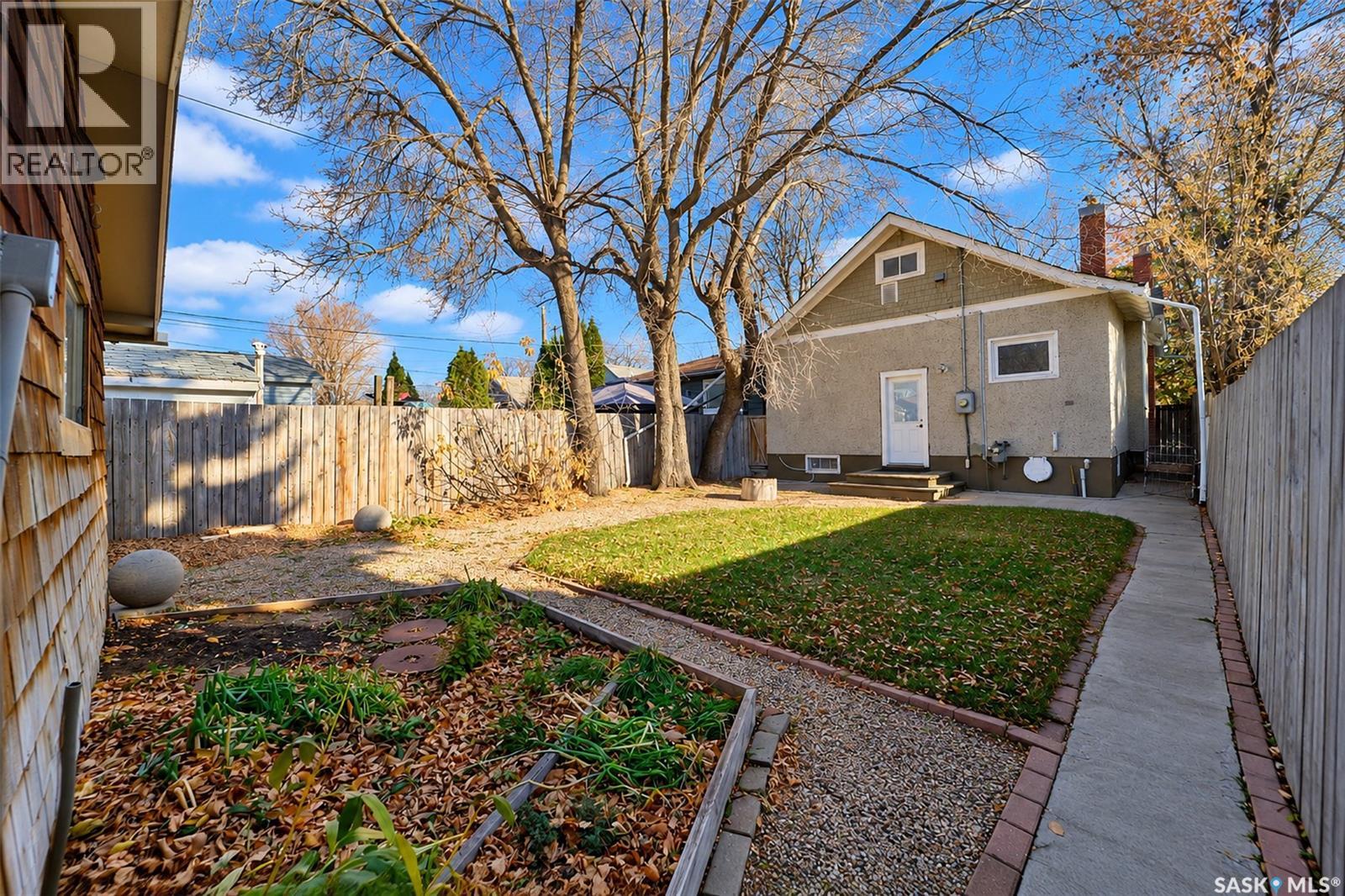 1125 B Avenue N, Saskatoon, Saskatchewan  S7L 1G2 - Photo 55 - SK052073
