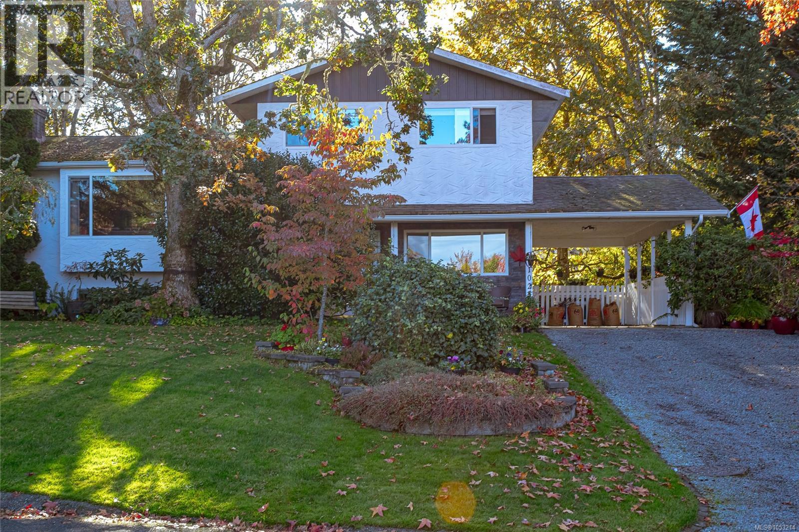 1025 Waverly Terr