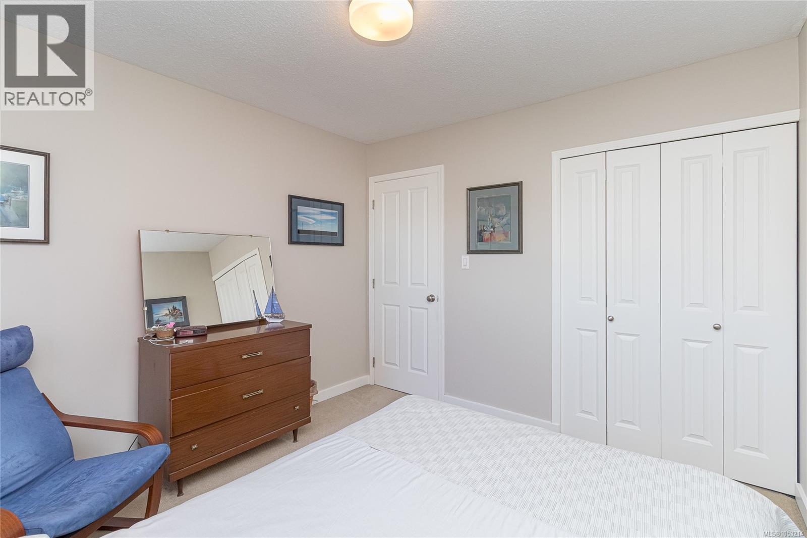 1025 Waverly Terr