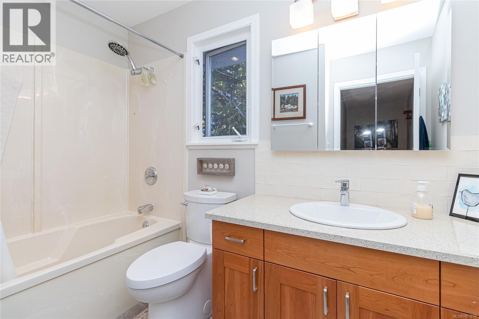 1025 Waverly Terr