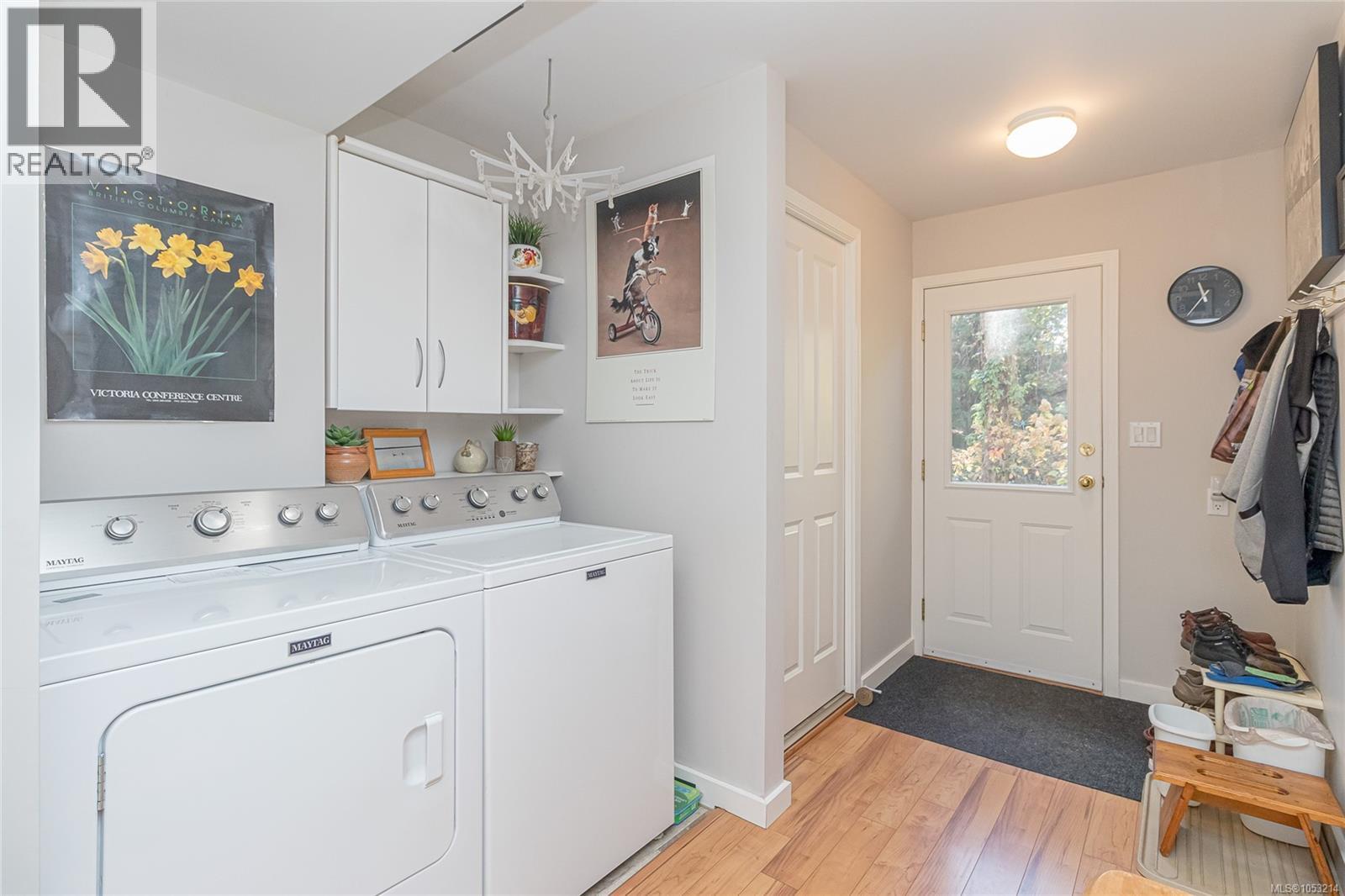 1025 Waverly Terr