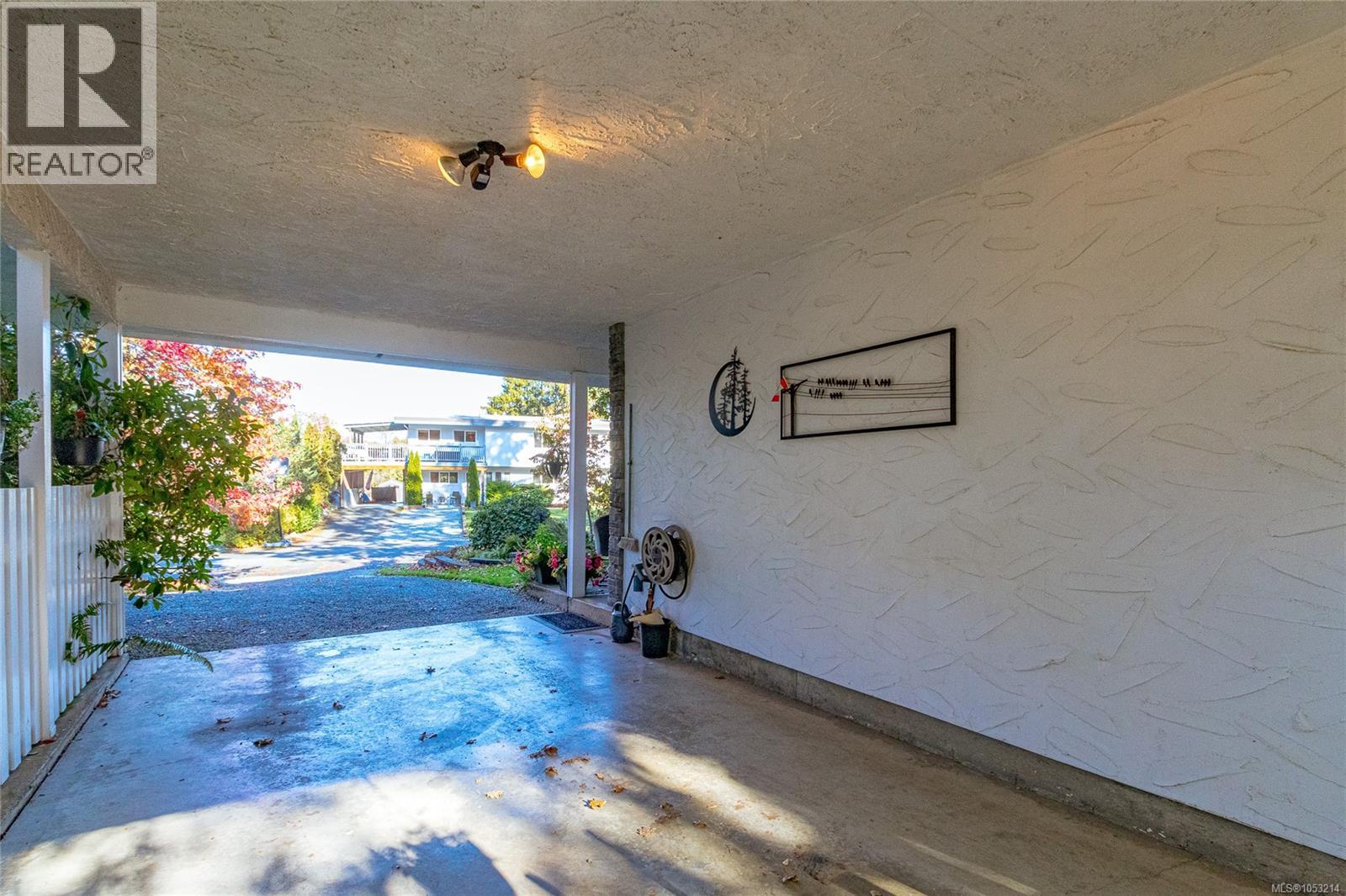 1025 Waverly Terr