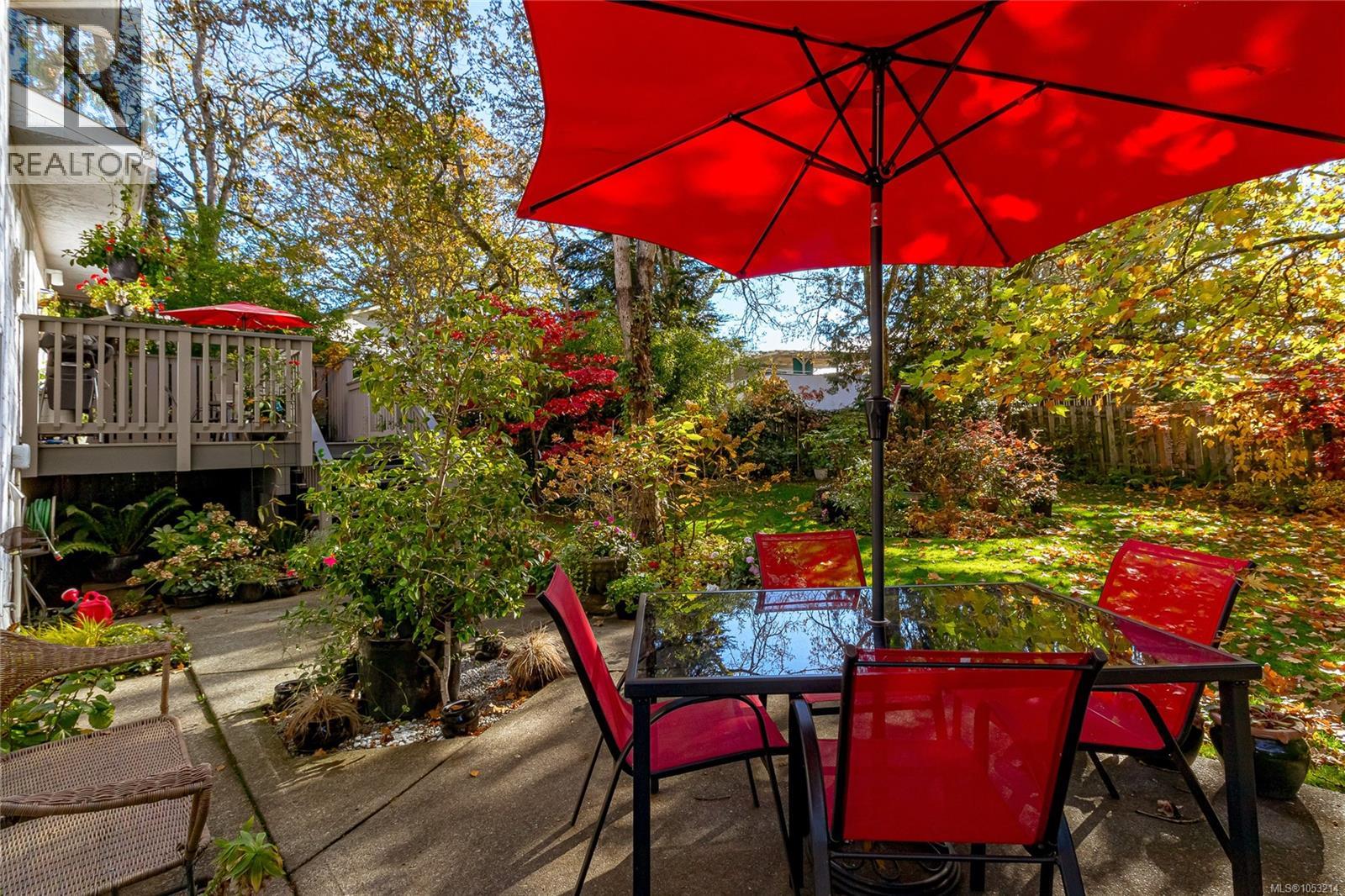 1025 Waverly Terr