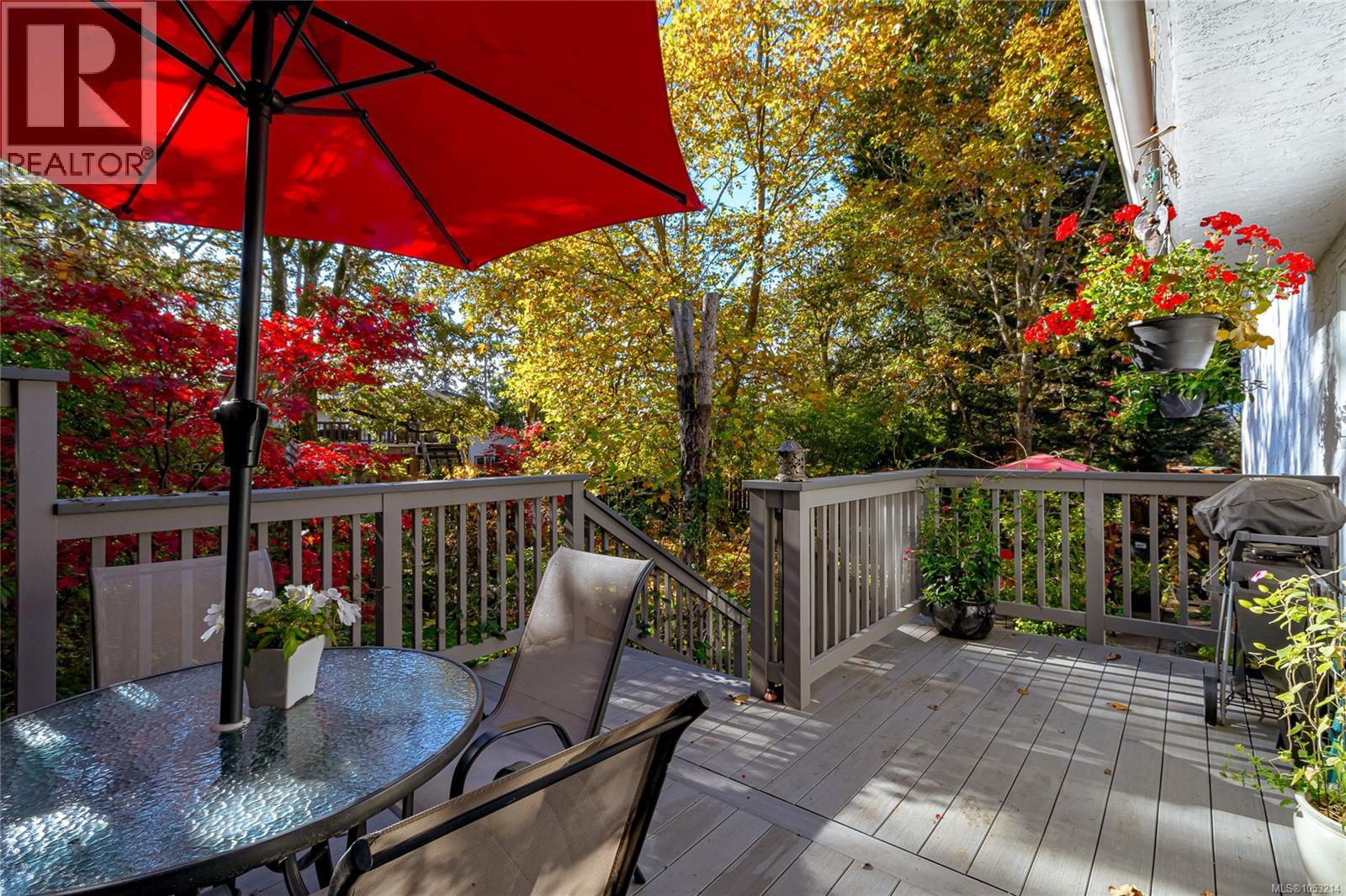 1025 Waverly Terr