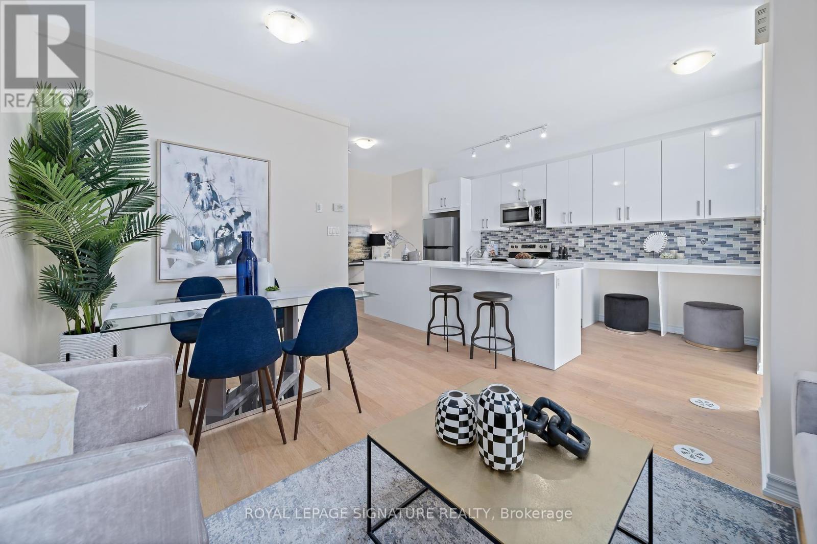 42 - 30 Curlew Drive, Toronto (Parkwoods-Donalda), Ontario  M3A 0A8 - Photo 1 - C14121772