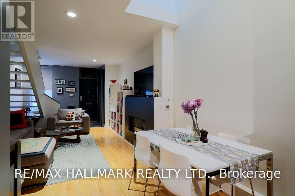 10 Verral Avenue, Toronto, Ontario  M4M 2R2 - Photo 5 - E14121698