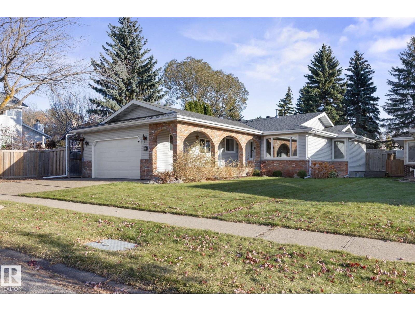 11 Woodstock Pl, St. Albert, Alberta  T8N 3P3 - Photo 2 - E4514437