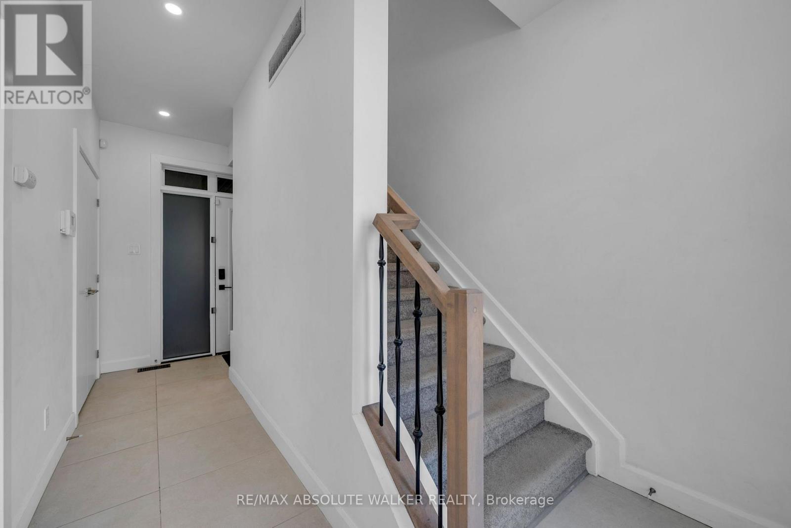 A - 10 Chapleau Avenue, Ottawa, Ontario K1M 1E3 - Photo 4 - X14121712