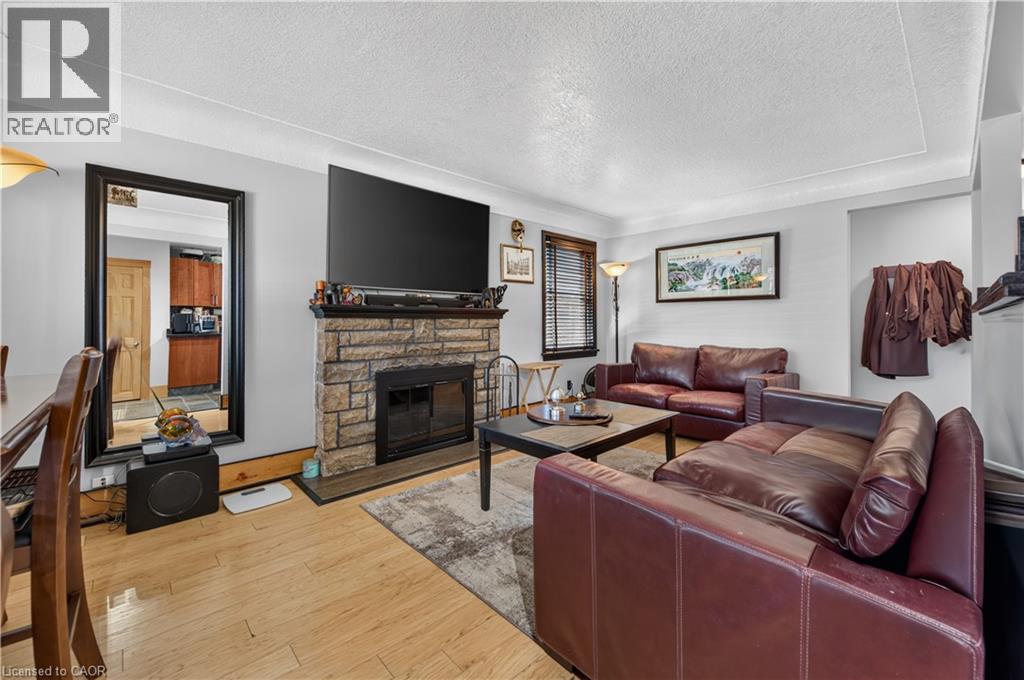 304 East 19th Street, Hamilton, Ontario  L9A 4S7 - Photo 7 - 40873703