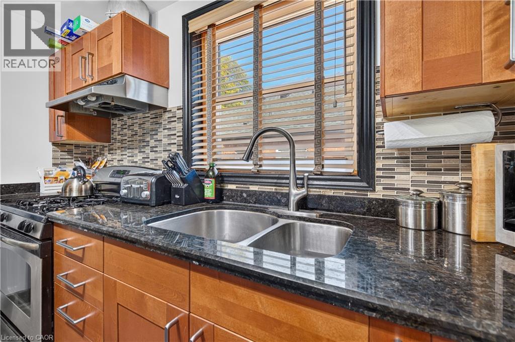 304 East 19th Street, Hamilton, Ontario  L9A 4S7 - Photo 16 - 40873703