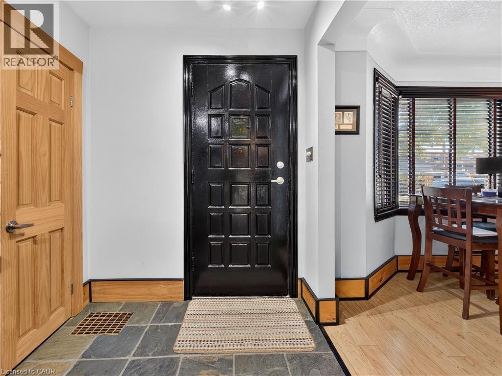 304 East 19th Street, Hamilton, Ontario  L9A 4S7 - Photo 5 - 40873703