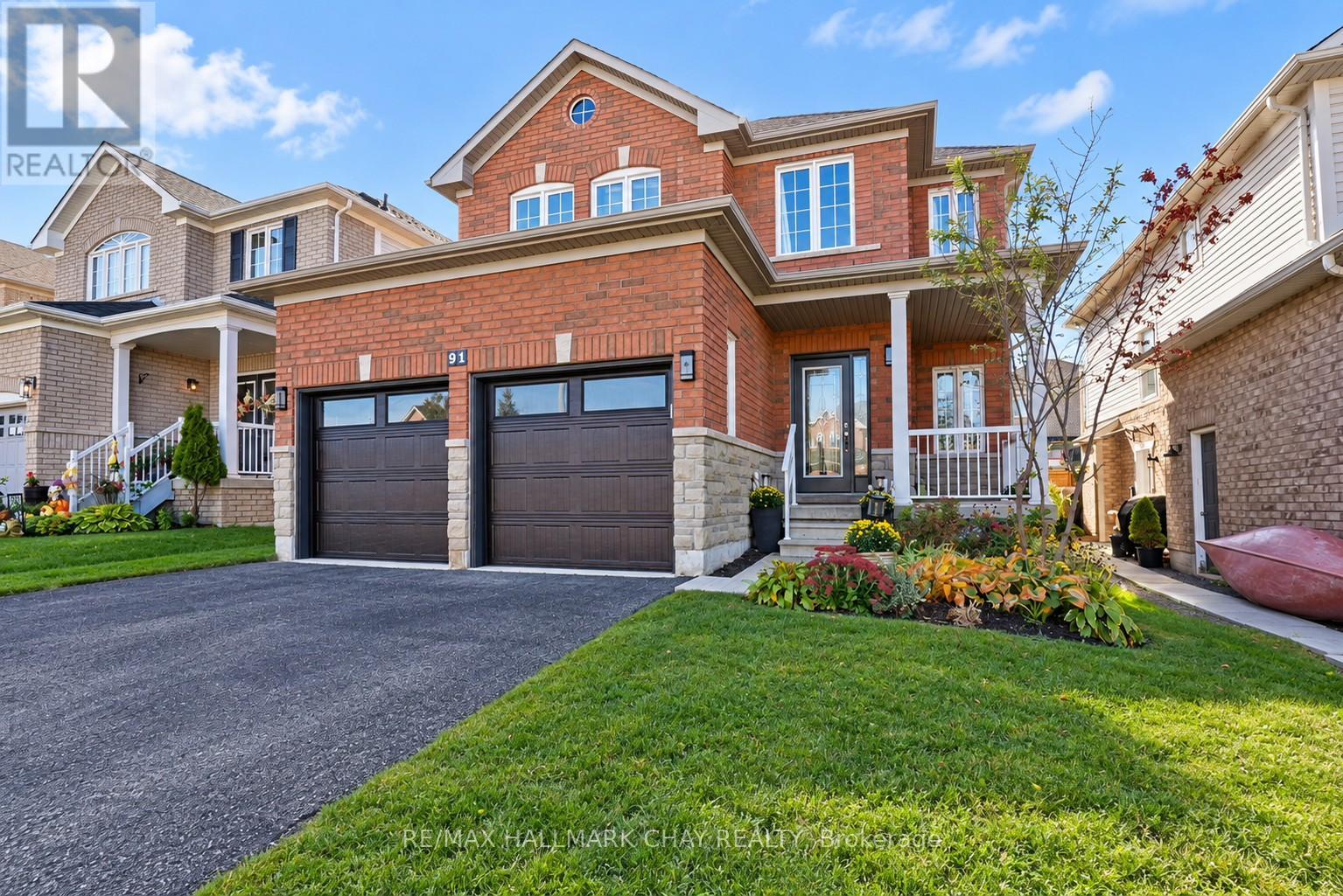 91 Monarchy Street, Barrie (Innis-Shore), Ontario  L4M 0E3 - Photo 2 - S14121852