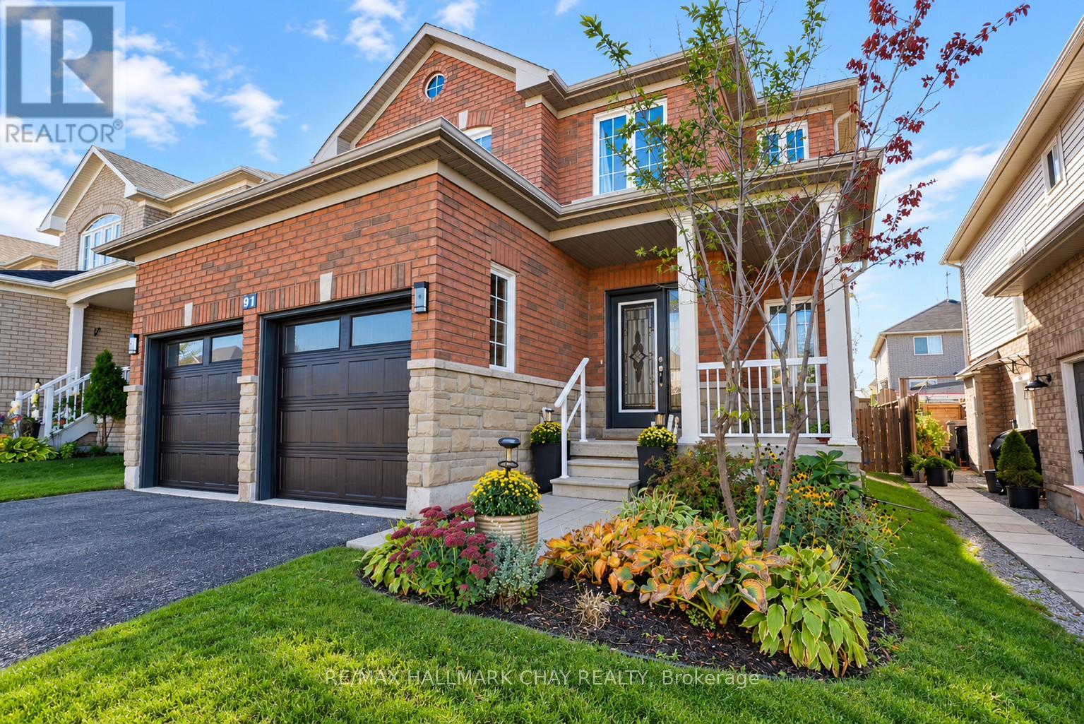 91 Monarchy Street, Barrie (Innis-Shore), Ontario  L4M 0E3 - Photo 3 - S14121852