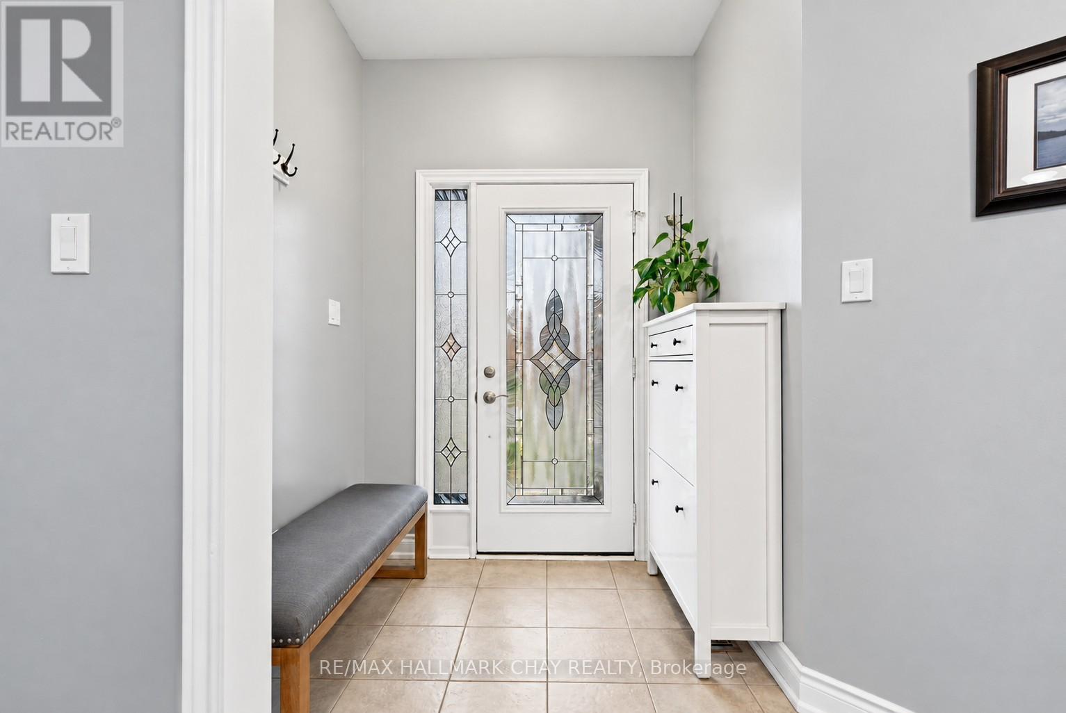 91 Monarchy Street, Barrie (Innis-Shore), Ontario  L4M 0E3 - Photo 4 - S14121852