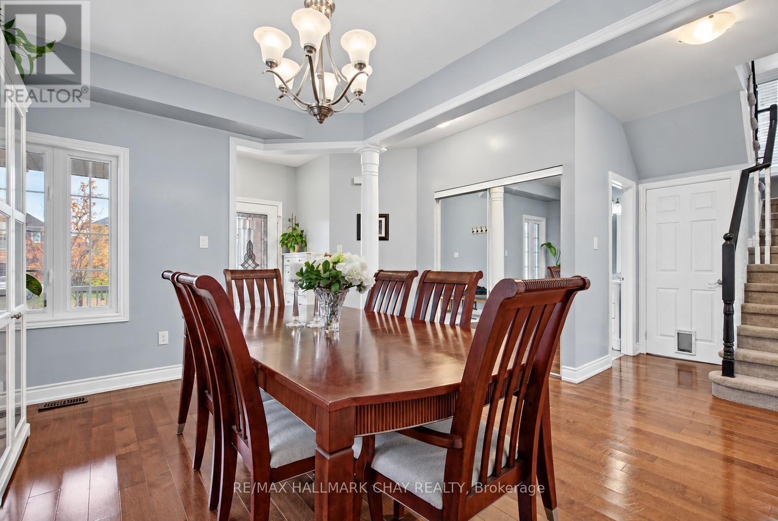 91 Monarchy Street, Barrie (Innis-Shore), Ontario  L4M 0E3 - Photo 5 - S14121852