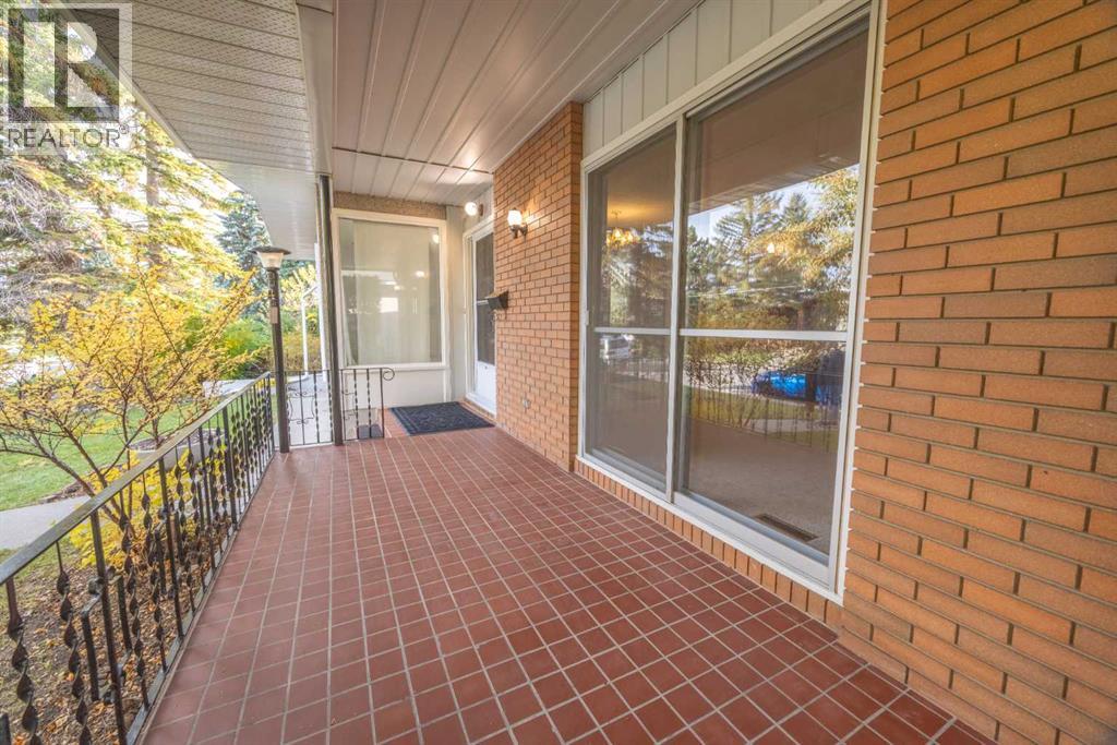 53 Kentish Drive SW, Calgary, Alberta T2V 2L4 - Photo 3 - A2351271